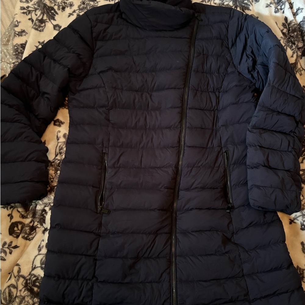 Babaton Reza puffer light size large women’s Aritzia navy
